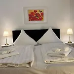 Ganzes Haus Mit Einer Terrasse, Garten Und Klimaanlage * コブレンツ