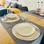 Ganzes Haus Mit Einer Terrasse, Garten Und Klimaanlage コブレンツ
