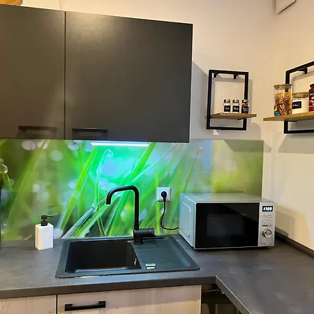 Ganzes Haus Mit Einer Terrasse, Garten Und Klimaanlage Hébergement de vacances *