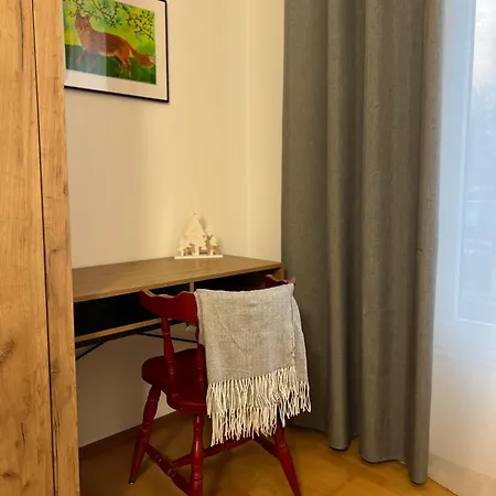 펜션 Ganzes Haus Mit Einer Terrasse, Garten Und Klimaanlage *