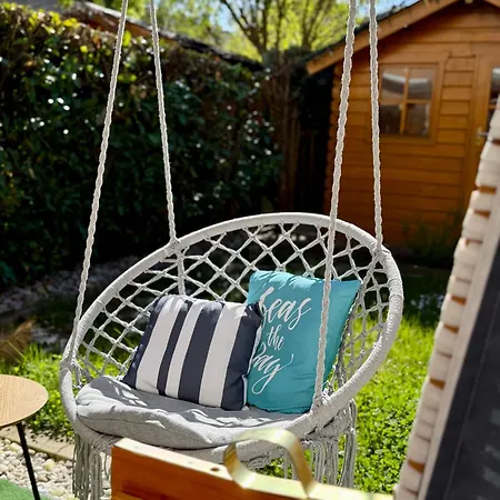 펜션 Ganzes Haus Mit Einer Terrasse, Garten Und Klimaanlage