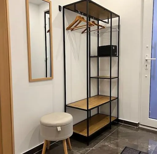 Ganzes Haus Mit Einer Terrasse, Garten Und Klimaanlage Дом отдыха *