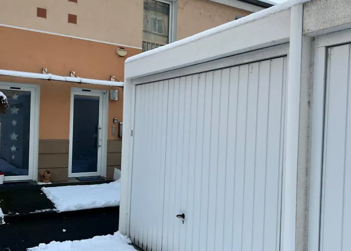 Ganzes Haus Mit Einer Terrasse, Garten Und Klimaanlage