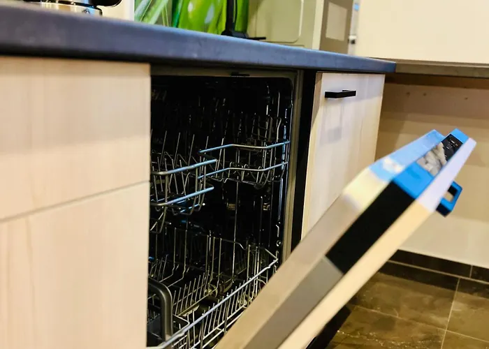 Ganzes Haus Mit Einer Terrasse, Garten Und Klimaanlage Дом отдыха *